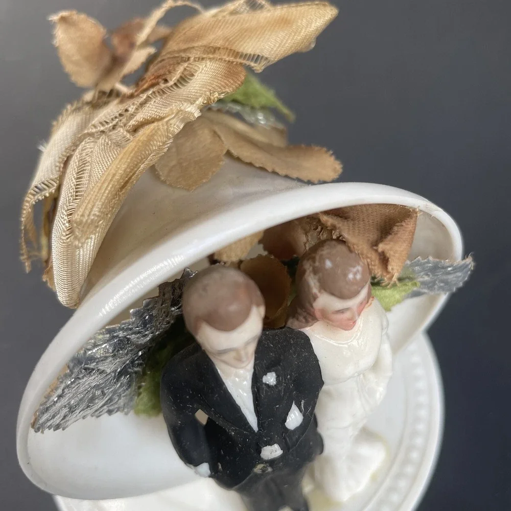 1940s Wedding Cake Topper Bride Groom Bell‎ Ribbon White Plastic Couple VTG